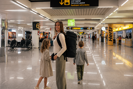 Resa med barn - guide, packlista och tips inför flygresan